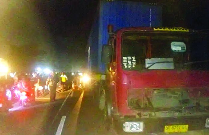 Remaja Tewas Tabrak Truk Parkir